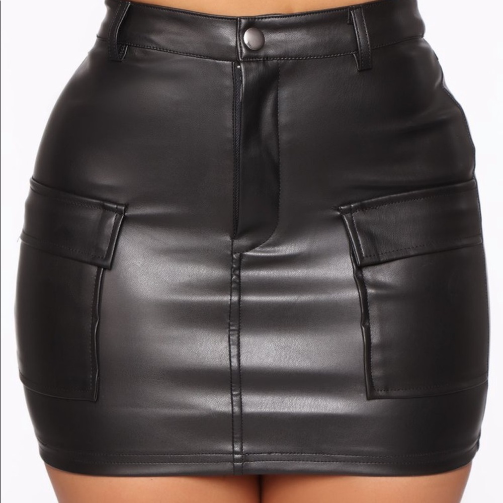 Faux leather mini skirt